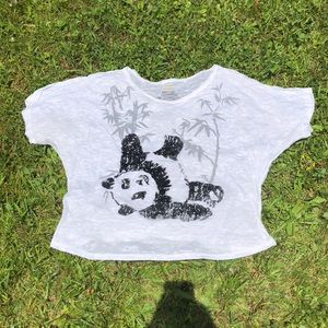 Cute Nat Geo Panda shirt w/ bonus panda purse